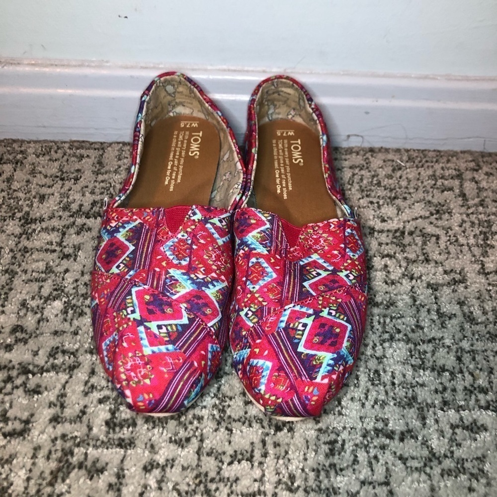 TOMS Red Aztec Print Slip-On Canvas Shoes Size 7.5